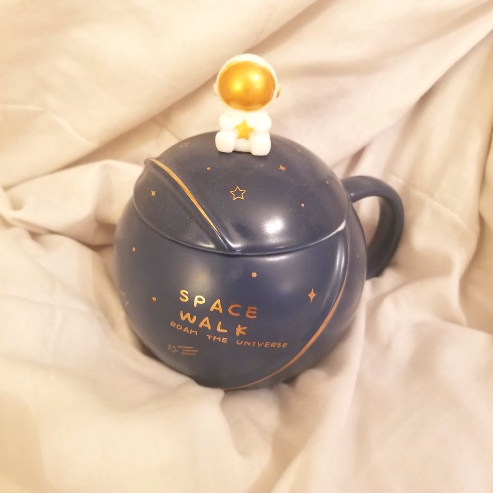Ceramic Astronaut Mug with Lid and Spoon